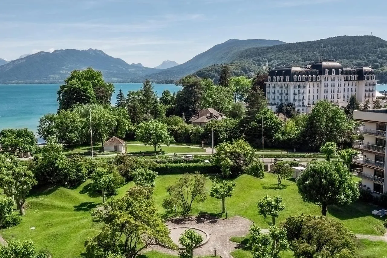 La Plage dAlbigny - T2 classé 3 étoiles 100 m du lac parking Annecy France